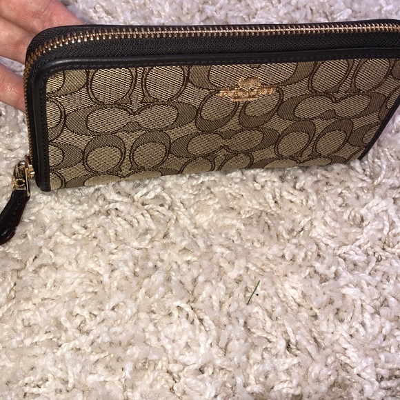 Coach Wallet - Picture 5 of 7